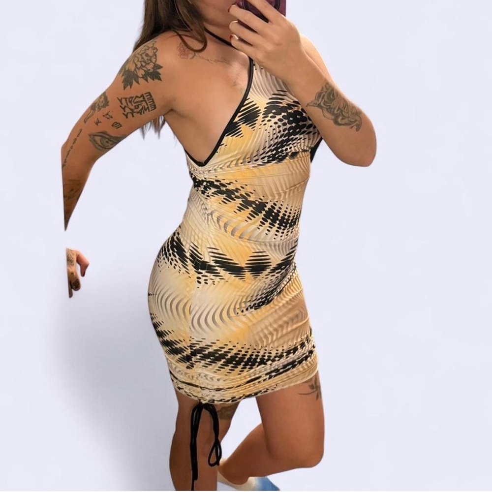 Forever 21 Beige and Black Geometric Mini Dress